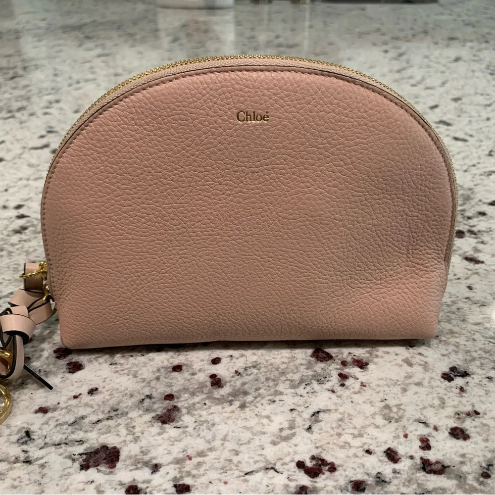 New CHLOE Calfskin Alphabet Round Cosmetic Makeup Case Bag Toiletry Blush Nude‎